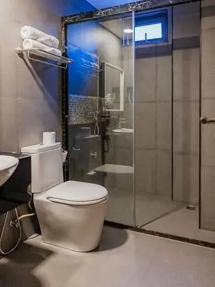 Deluxe Tek Büyük Yataklı Oda, Kısmi Deniz Manzarası