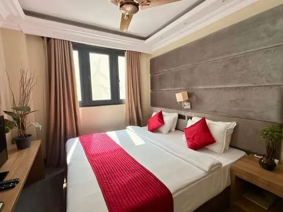 Deluxe Tek Büyük Yataklı Oda, Kısmi Deniz Manzarası