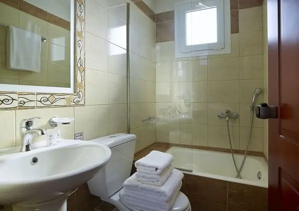 Tek Büyük veya İki Ayrı Yataklı Oda, Balkon