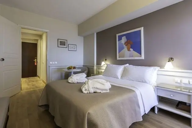 1 Çift Kişilik Veya 2 Tek Kişilik Yatak Sea View