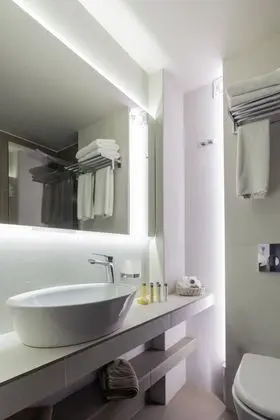 1 Çift Kişilik Veya 2 Tek Kişilik Yatak Sea View