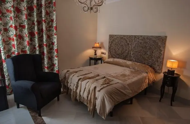 Deluxe Tek Büyük Yataklı Oda (+ Diván)