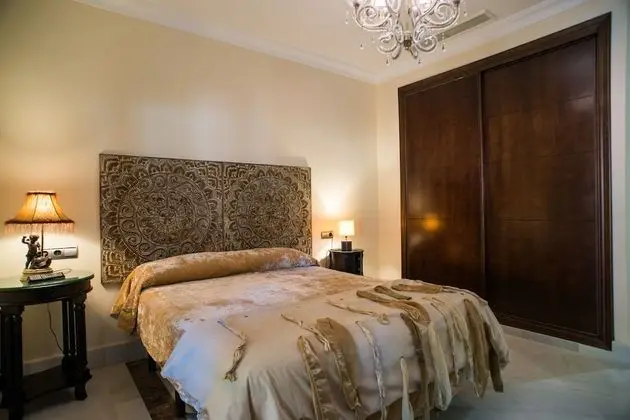 Deluxe Tek Büyük Yataklı Oda (+ Diván)