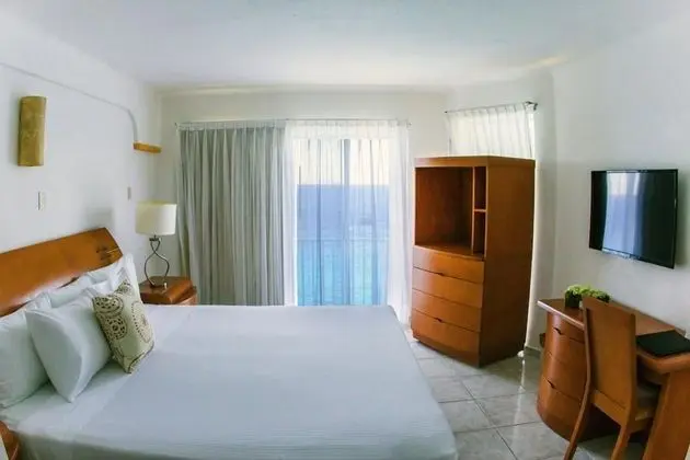 One Bedroom Suite - 1 king bed
