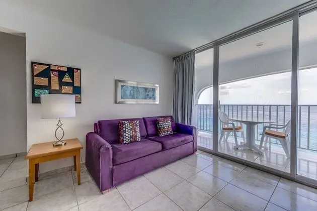 One Bedroom Suite - 1 king bed