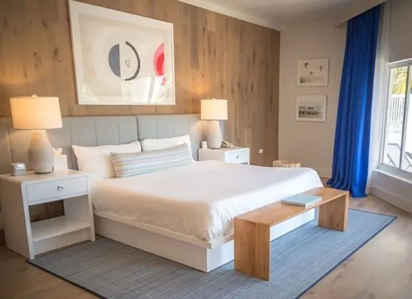 Junior Suite, 1 King Bed, Terrace, Partial Ocean View