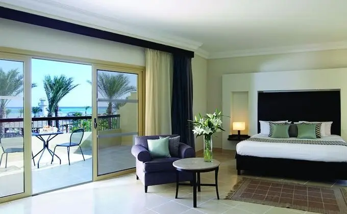 Standard room for Egyptians and Residents only