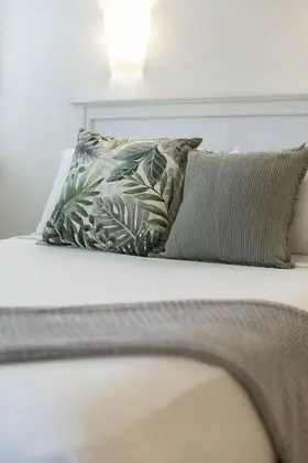 Garden Twin Queen Room