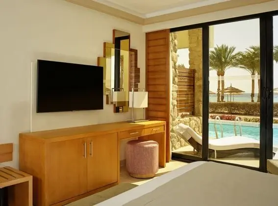 Adult  Swim up Room