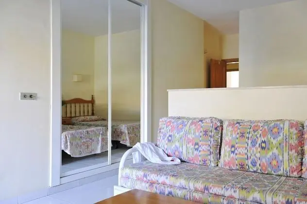 Stüdyo, Havuz Manzaralı, Bahçeli (2 adults and 1 child)