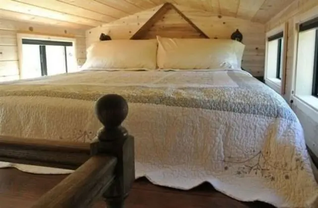 Kulübe, Özel Banyo (The Tiny Cabin)