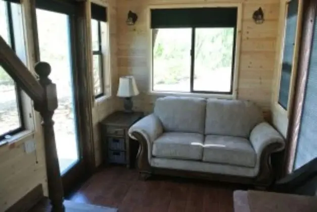 Kulübe, Özel Banyo (The Tiny Cabin)
