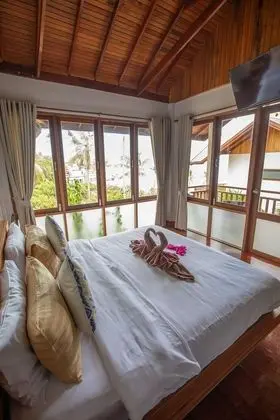 Seaview Chalet