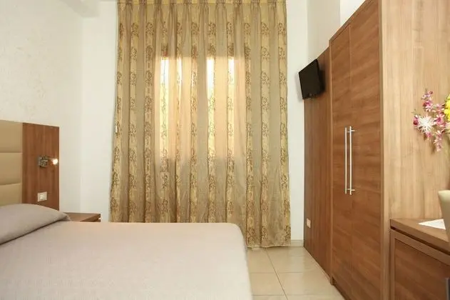 Standard Tek Büyük Yataklı Oda