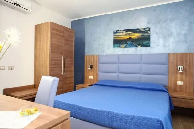 Standard Tek Büyük Yataklı Oda