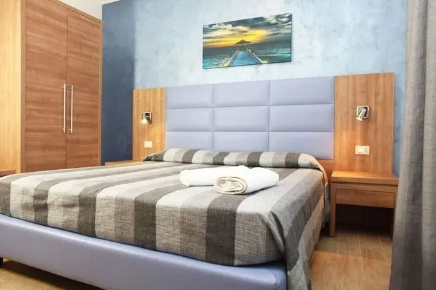 Standard Tek Büyük Yataklı Oda