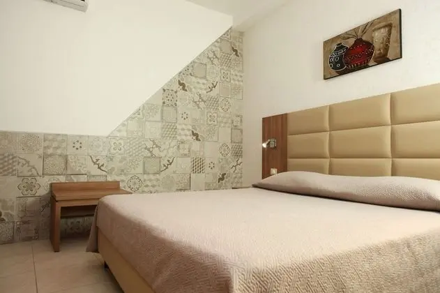 Standard Tek Büyük Yataklı Oda