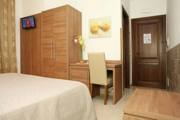 Standard Tek Büyük Yataklı Oda