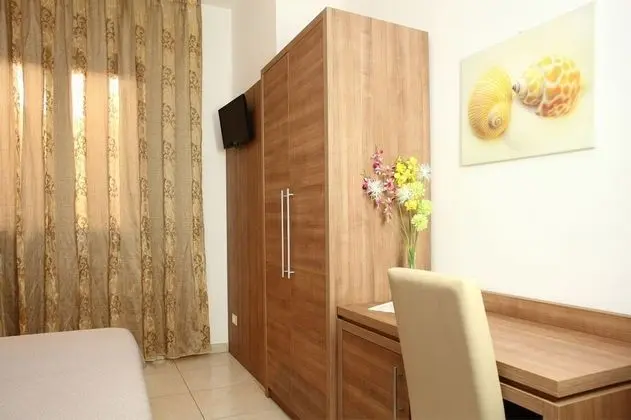 Standard Tek Büyük Yataklı Oda