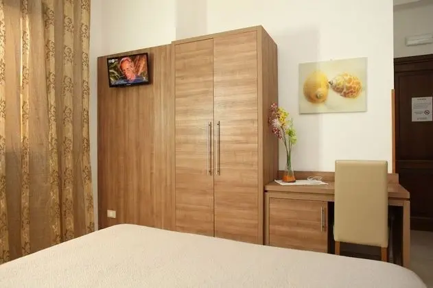 Standard Tek Büyük Yataklı Oda