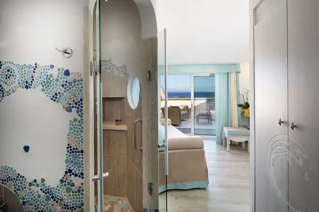 Deluxe Tek Büyük Yataklı Oda, Balkon, Deniz Manzaralı