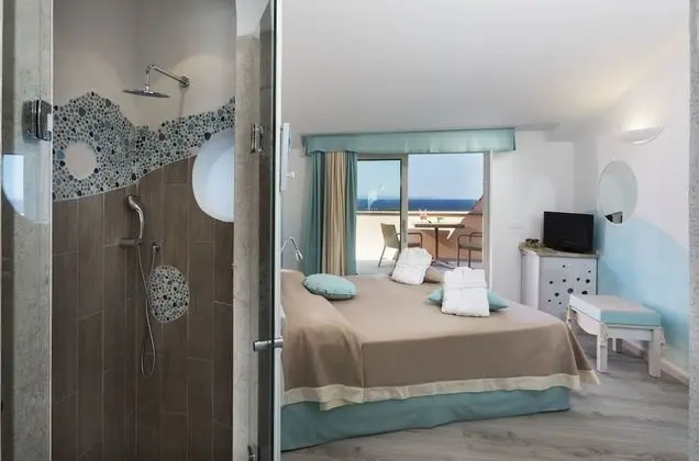 Deluxe Tek Büyük Yataklı Oda, Balkon, Deniz Manzaralı