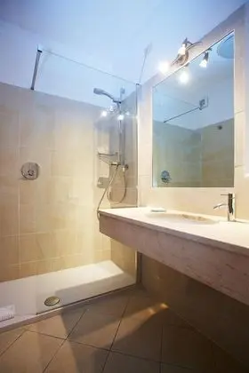 Economy Tek Büyük Yataklı Oda