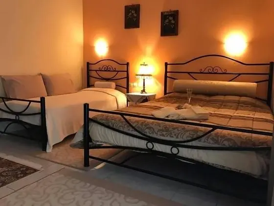 Üç Kişilik Oda