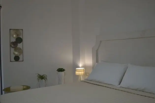 Deluxe Tek Büyük Yataklı Oda, Havuz Manzaralı