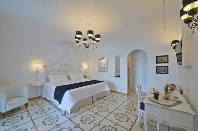 Deluxe Tek Büyük Yataklı Oda, Teras, Deniz Manzaralı