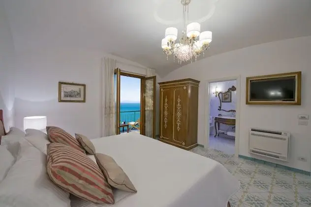 Deluxe Tek Büyük Yataklı Oda, Teras, Deniz Manzaralı