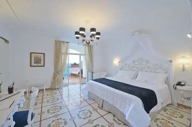 Deluxe Tek Büyük Yataklı Oda, Teras, Deniz Manzaralı
