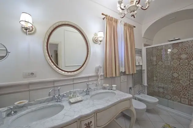 Deluxe Tek Büyük Yataklı Oda, Teras, Deniz Manzaralı