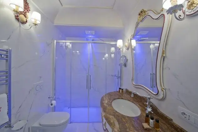 Deluxe Tek Büyük Yataklı Oda, Teras, Deniz Manzaralı