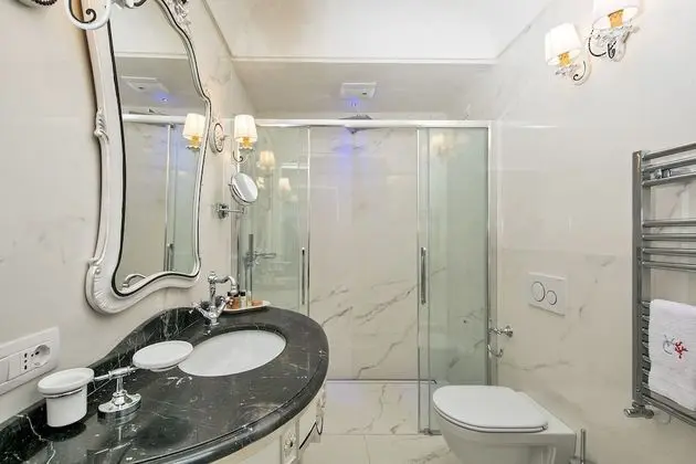 Deluxe Tek Büyük Yataklı Oda, Teras, Deniz Manzaralı