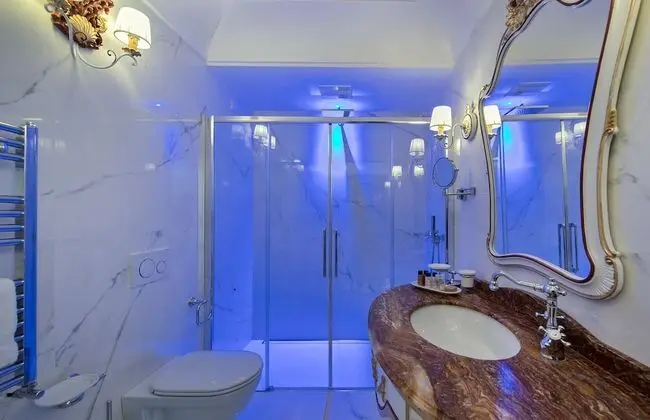 Deluxe Tek Büyük Yataklı Oda, Teras, Deniz Manzaralı