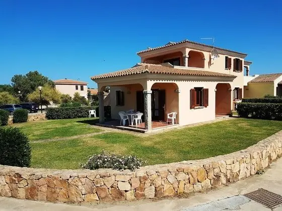 Standard Apart Daire, 2 Yatak Odası, Bahçe Manzaralı, Zemin Kat (Trilocale 1)