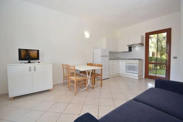 Standard Apart Daire, 2 Yatak Odası, Bahçe Manzaralı, Zemin Kat (Trilocale 1)