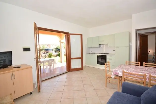 Standard Apart Daire, 2 Yatak Odası, Bahçe Manzaralı, Zemin Kat (Trilocale 1)