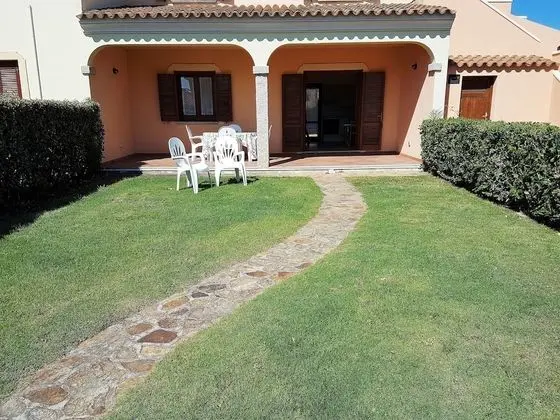 Standard Apart Daire, 2 Yatak Odası, Bahçe Manzaralı, Zemin Kat (Trilocale 1)