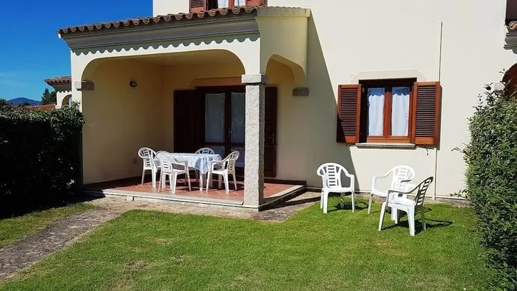 Standard Apart Daire, 2 Yatak Odası, Bahçe Manzaralı, Zemin Kat (Trilocale 1)