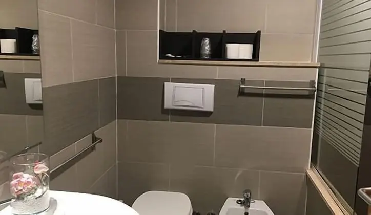 Büyük Yataklı Tek Kişilik Oda