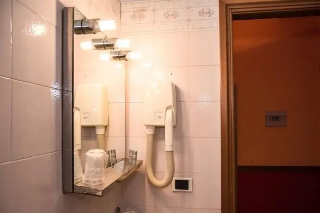 Economy Üç Kişilik Oda