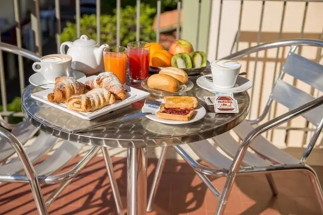 İki Ayrı Yataklı Oda, Balkon, Bahçe Manzaralı