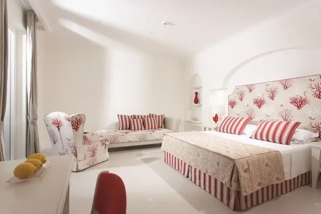 Deluxe Tek Büyük veya İki Ayrı Yataklı Oda, Balkon, Deniz Manzaralı