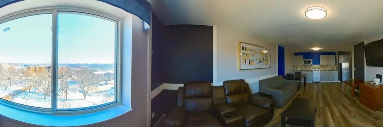 1 King Suite with Kitchenette Non-Smoking (Oversized)