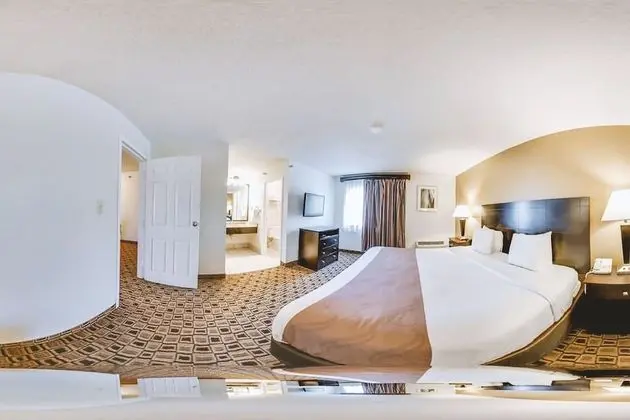 Comfort 1 King Studio Suite Oversized with Sofa Bed Non Smoking