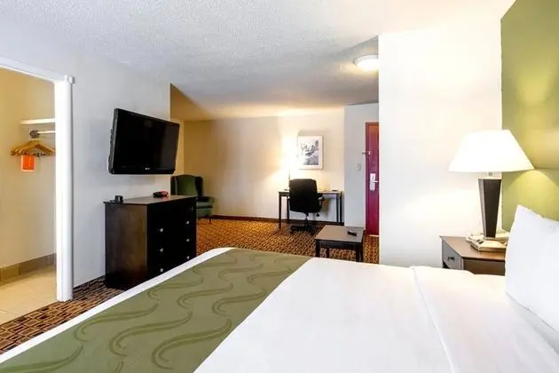 Deluxe1 King Suite with Sofa Bed Oversized Non Smoking