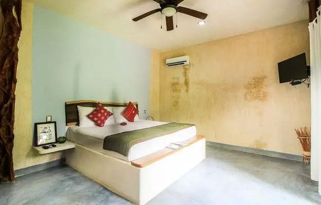 Room with Two Queen Beds and Private Bathroom