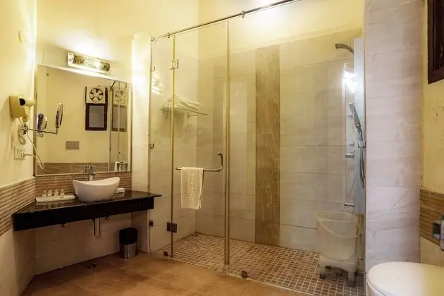 Lagoon Suite with Heated Pool